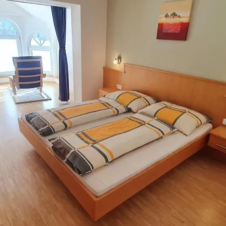 Zitz Apartment Ranten